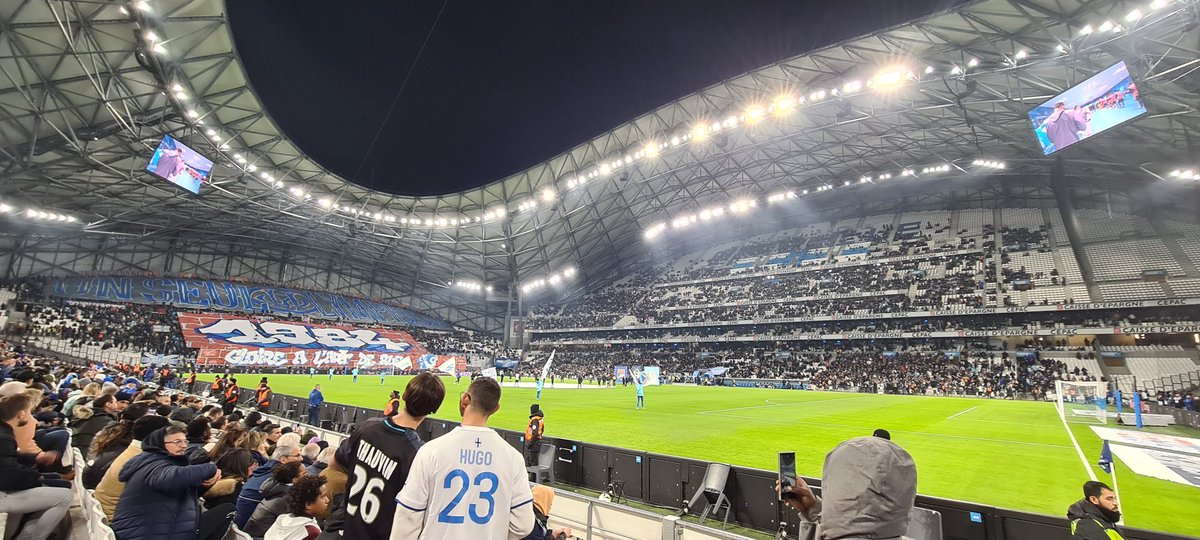 HillierSteph's tweet photo. Salut la #TeamOM 
🚨2 places OM-Lille #OMLOSC 🚨Ganay rang 6 PROCHE PELOUSE🚨 
40€ les 2 places au lieu de 110€
Soit 20€ la place au lieu de 55€
🏟️ Catégorie 7 Zone Q Sièges 33 et 38
Paiement par virement WERO
E-billet à votre nom
Validé @biloEntraide
#OM https://t.co/Fzb6oSVVt0
