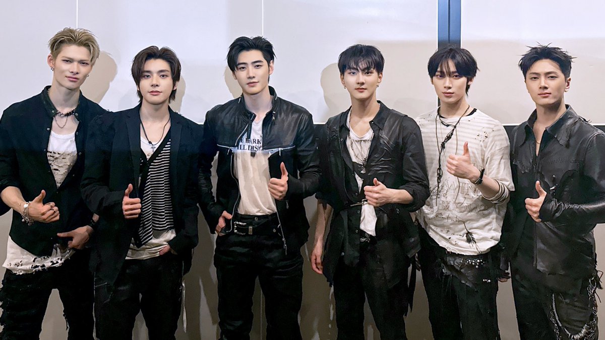 cel ৎꪆ tweet media