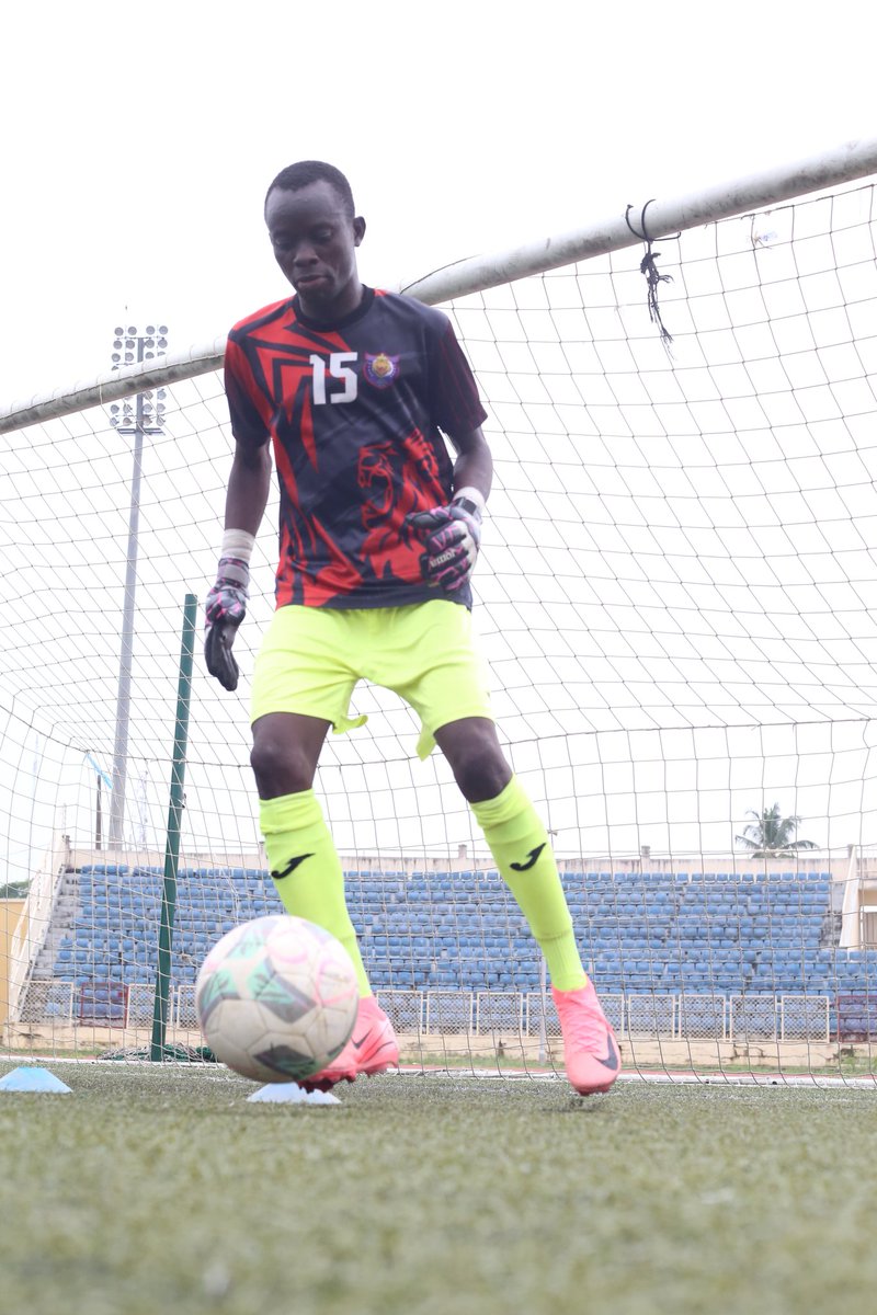 Warmed up ✅️

Kick off next

To livestream click link below

youtube.com/live/ij5klKuyB…

#DSCVOE #TCCLeague26