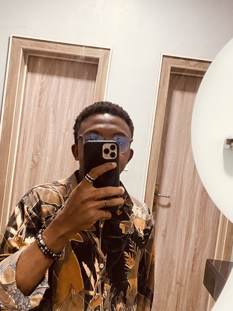Promise Akpan - Brand Designer tweet media