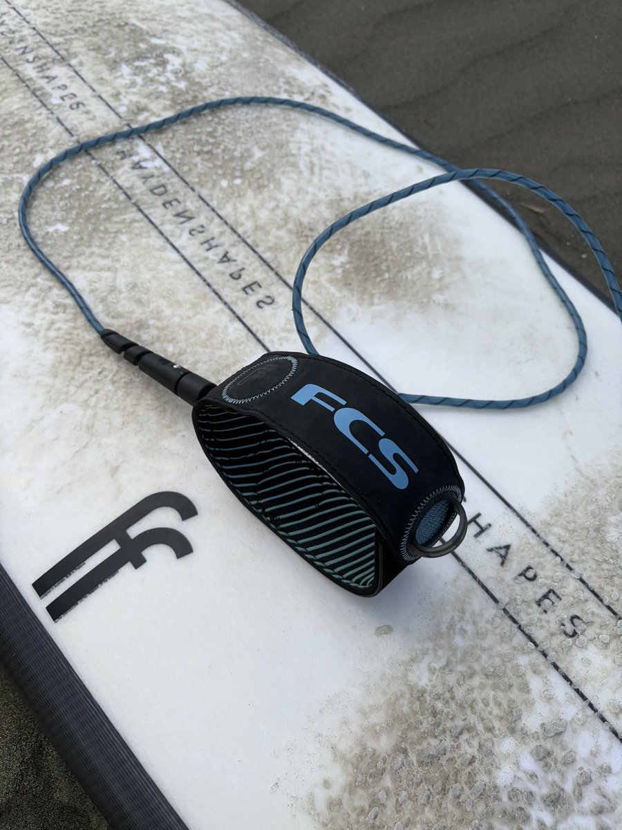 EarthyLifeTV's tweet photo. リーシュコードを新調しました。
FCSのフリーダムヘリックスとクリエイチャーのリライアンス。

https://t.co/WKSkhFAH8T https://t.co/TKflIrEg33