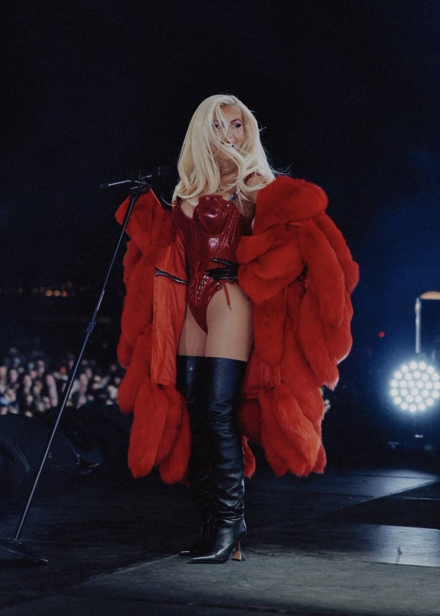 Sem criticas ao show da Costa Rica.

Como disse anteriormente, a setlist atual que ela faz serve perfeitamente pra festivais, infelizmente a mesma setlist não funciona para shows solo. 

Vamos ver como vai ser agora.