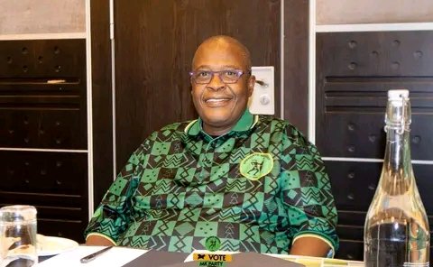 CadreNguyi's tweet image. The National Officials of the #MK Party convened a meeting today in Durban, led by H.E. President Jacob #Zuma. We Are Ready For Local Government Elections! #WozaLGE #VoteMKP #GwazaMkhontoGwaza