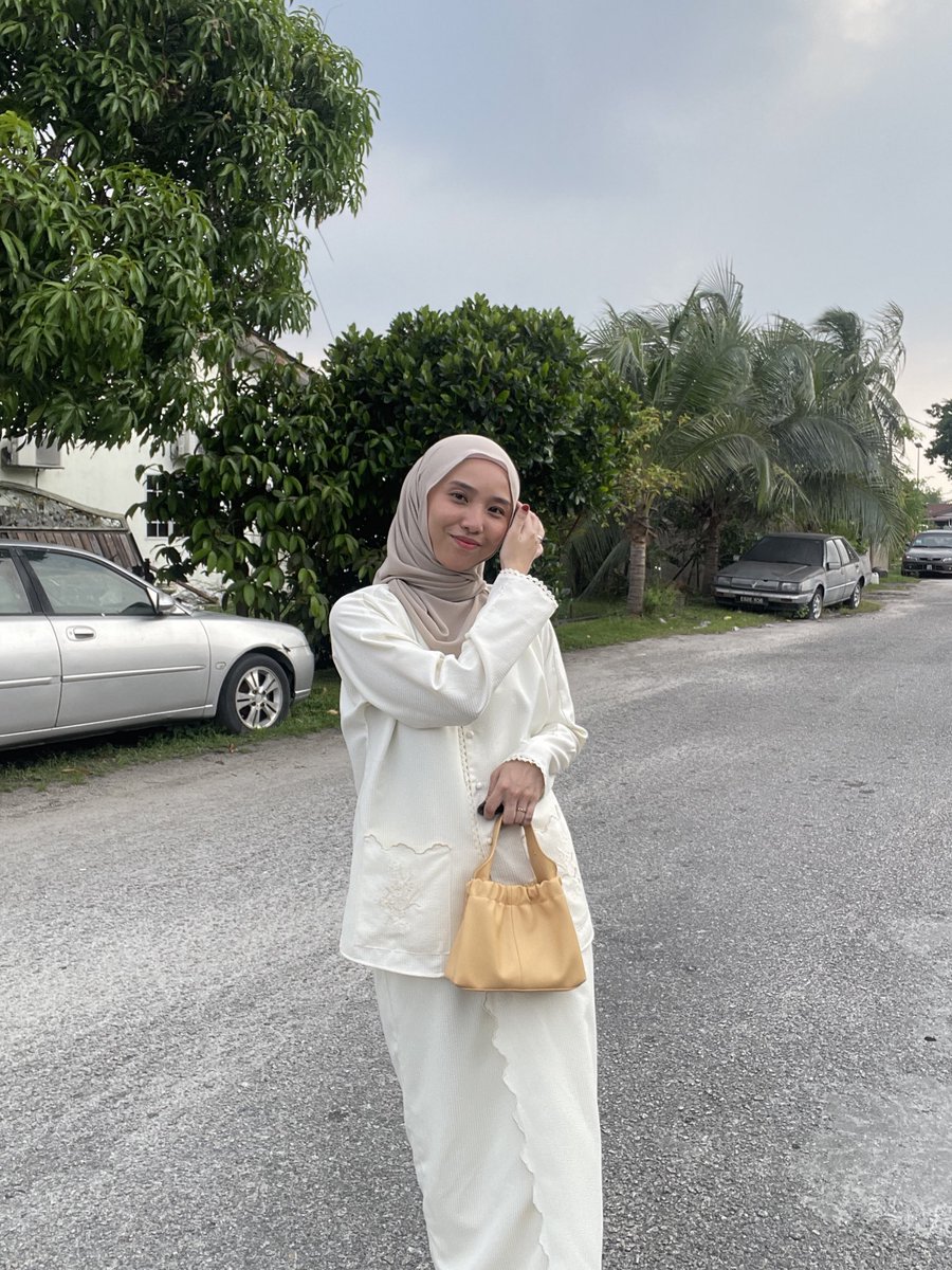shzwniyhyaa's tweet photo. okey done raya 2026 🩶💛
selamat hari raya guys! maaf zahir &amp; batin✨ https://t.co/rcWaJNmvIY