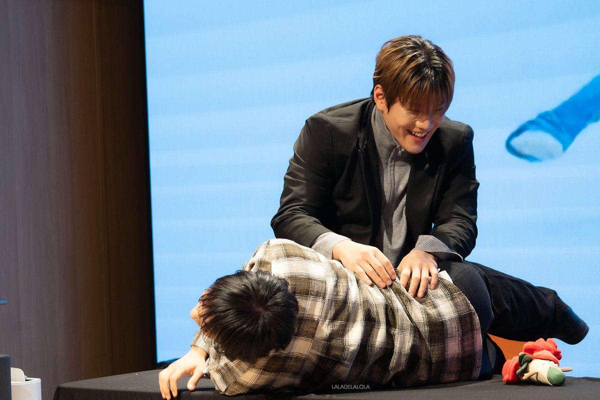 Coffee Break 🐈⬛ tweet media