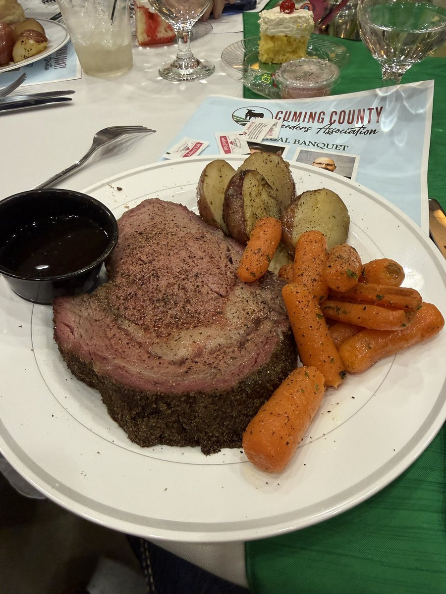 joshjelden's tweet photo. Thank you, Cumin County for another amazing banquet #thebeefstate @NECattlemen https://t.co/qPEbGGbo7E