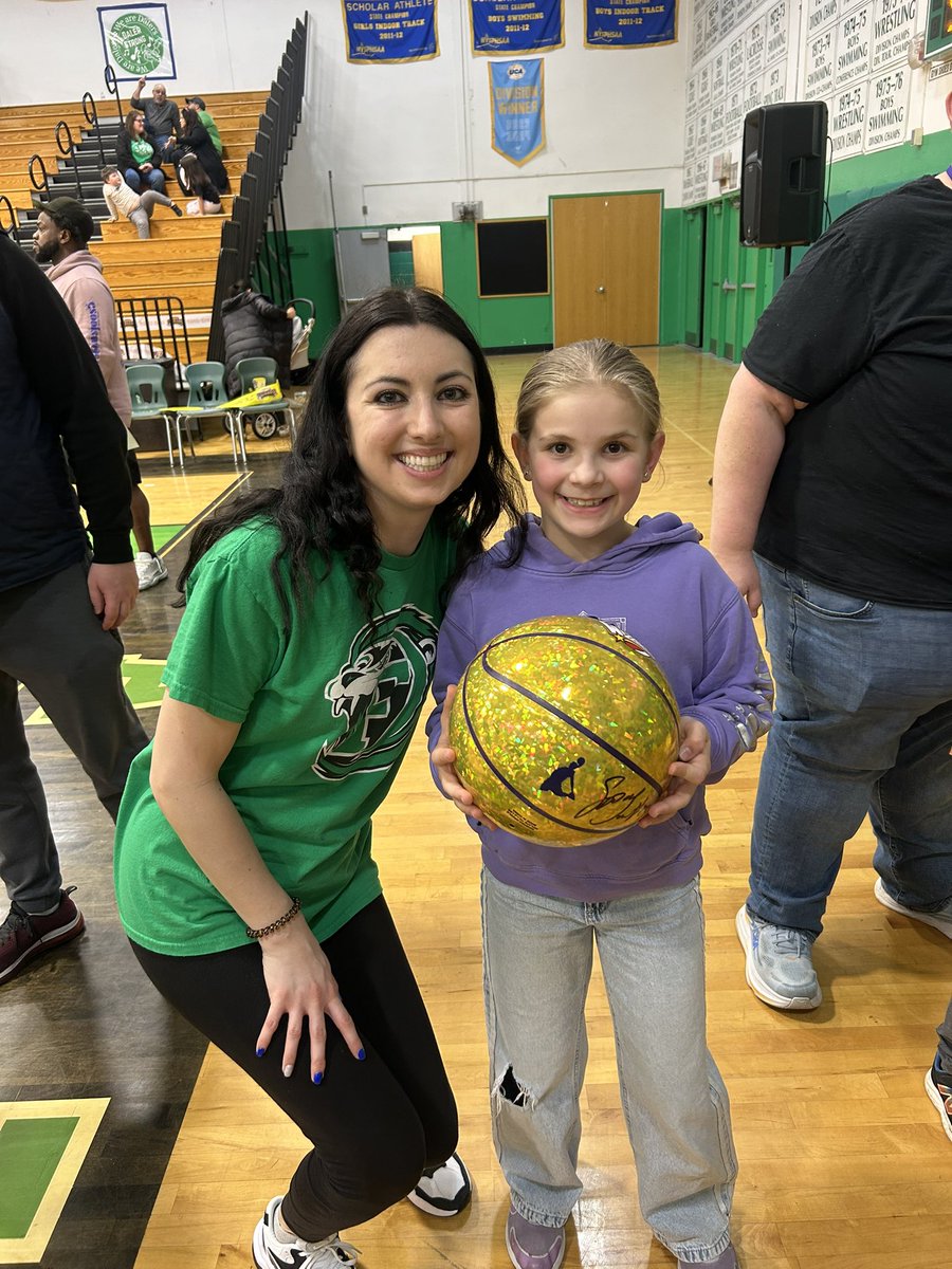 Ms_Carroll tweet media