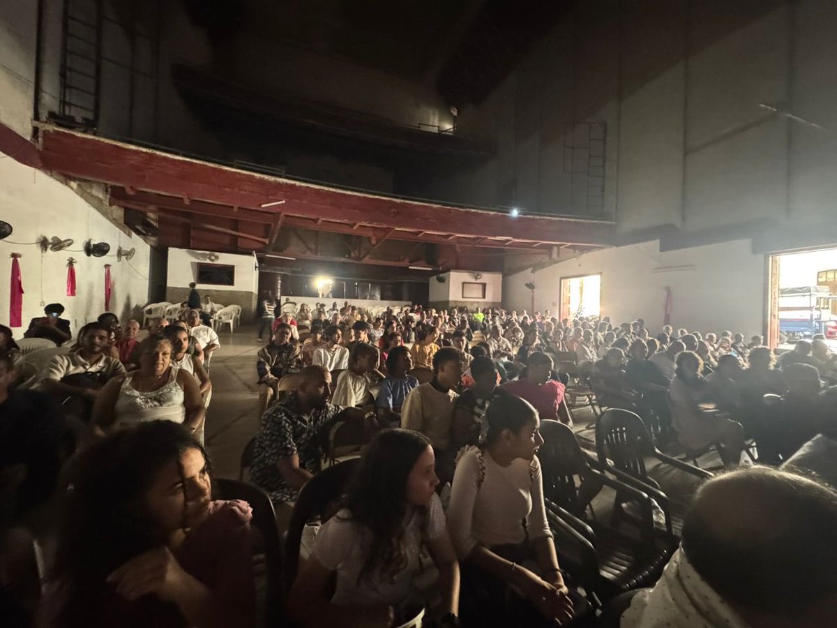 davidholamigente tweet media