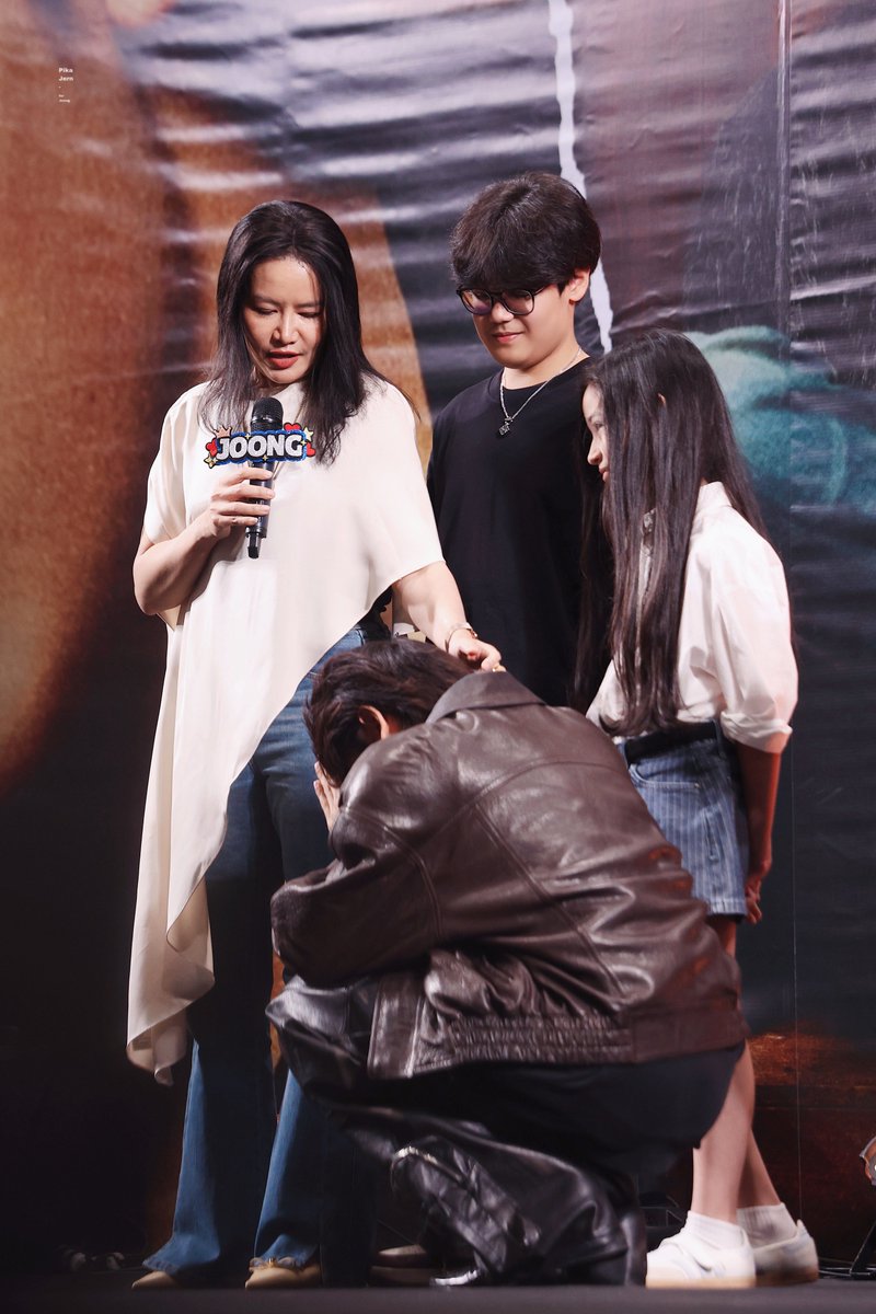 𝓹𝓲𝓴𝓪𝓳𝓮𝓻𝓷🍀🤞🏻🍎☔️🍦🕯️💕🐶😎🤏🏻👻 tweet media