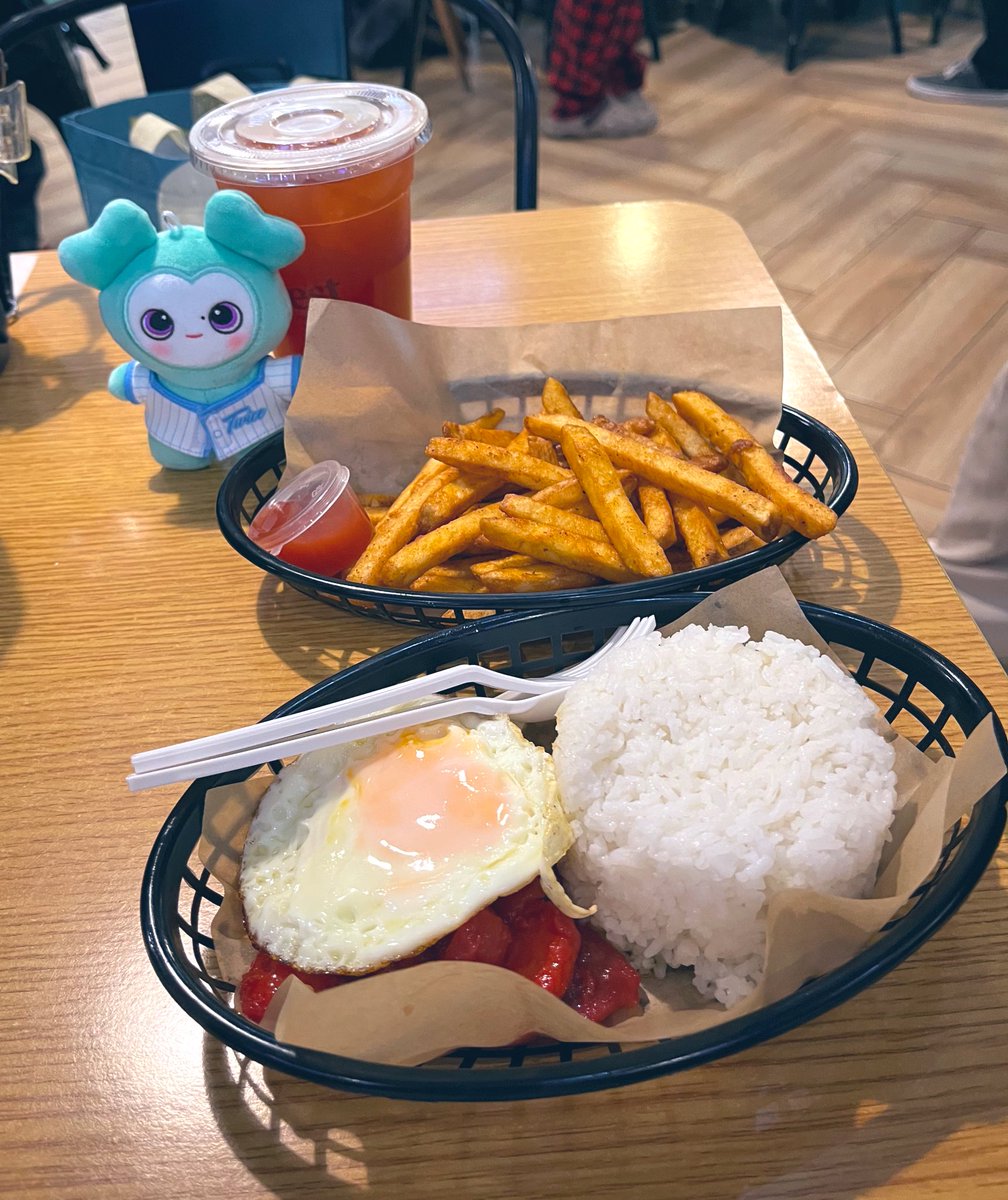 Songaegyuu's tweet photo. Thank you @oncehq for organizing early Birthday CSE for MINA π§π.
And thank you to all the ONCE (Mina stans) that I interacted with at the venue! π ππππ
#HappyMinaDay #Mina #TWICE #ONCEHQ https://t.co/EHV70HdIgS