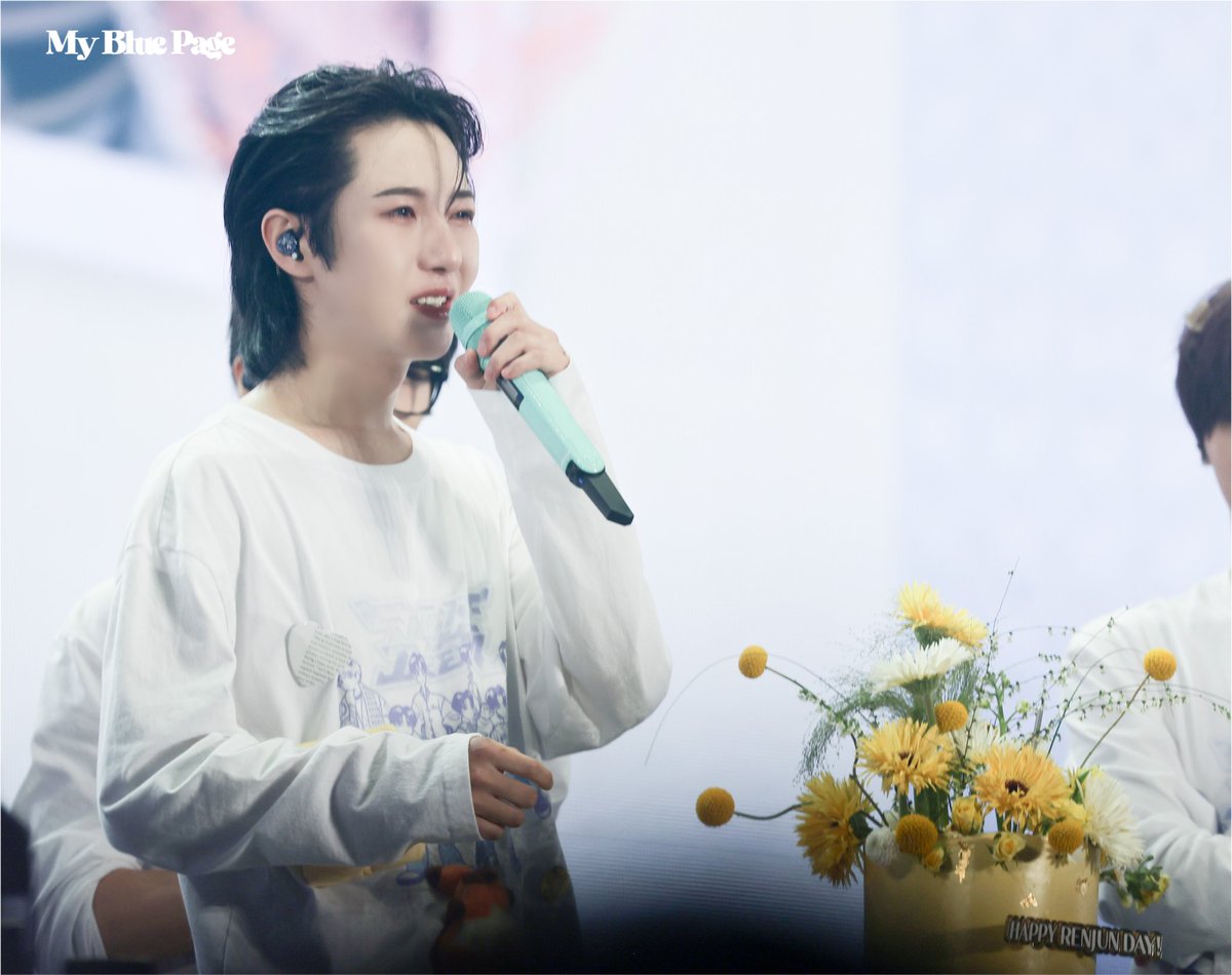 ᴍy ʙʟᴜᴇ ᴩᴀɢᴇ tweet media