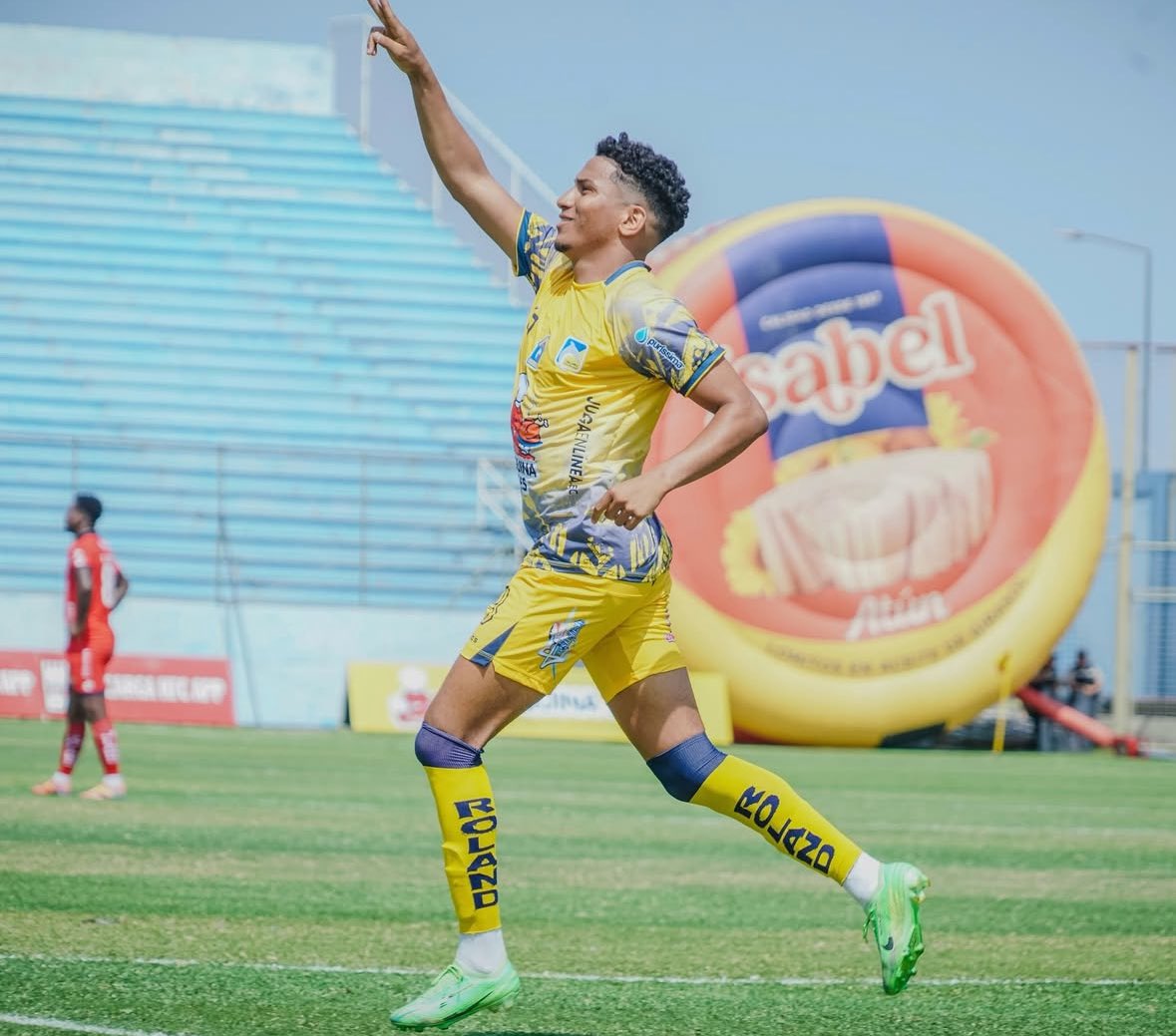 🟡 ¡Es opción para BSC! 

Tal como lo adelantó, <a href="/ligner_mendoza/">Ligner Mendoza</a>, Marcos Mejia dejó de ser jugador de Delfín y es agente libre. 

Pude averiguar que el atacante es opción para reforzar a #BSC en este cierre de mercado, nada concreto aún pero ya han existido conversaciones.