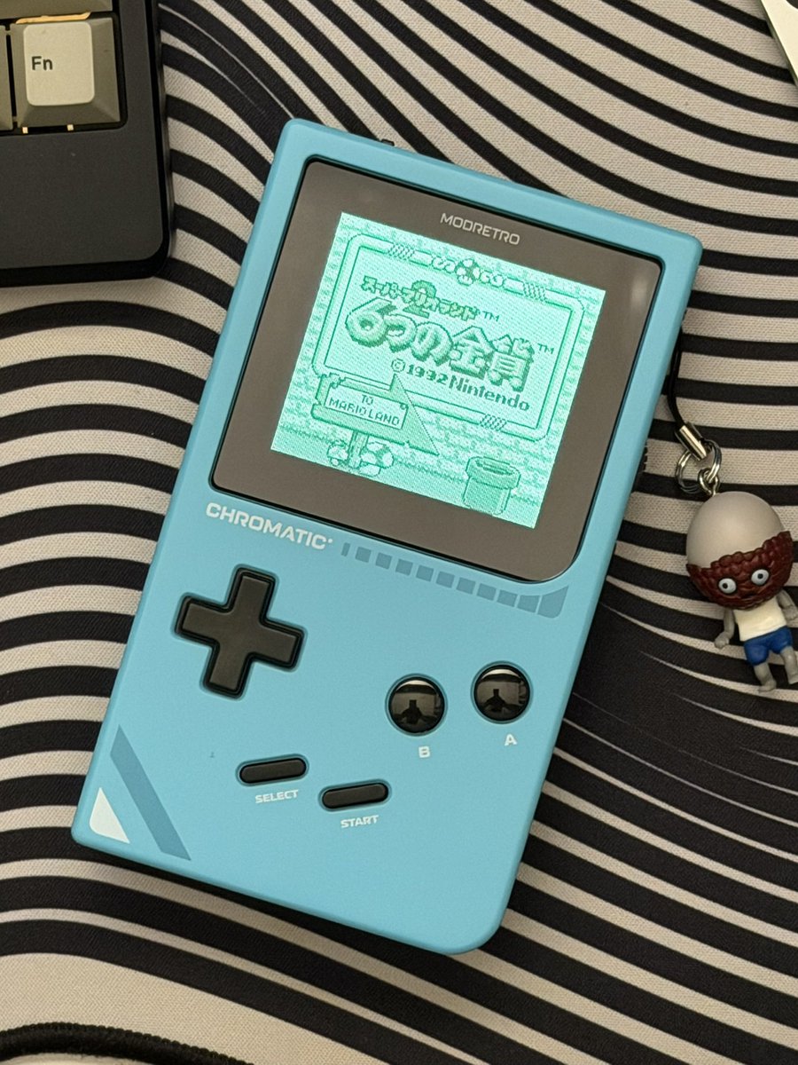 keemnacho's tweet image. 게임보이를 실기를 즐기는 제일 최신화된 방법.
#게임보이 #크로마틱 #modretro #chromatic
