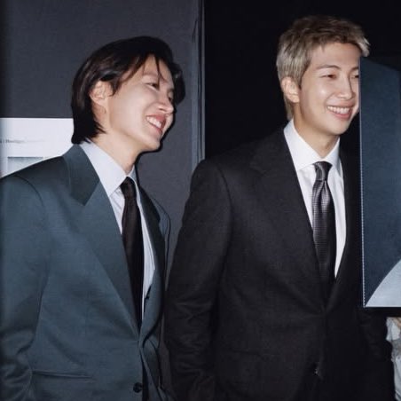 hourly hyung line tweet media