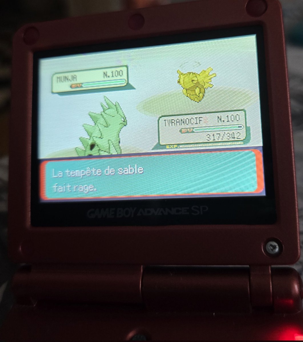 HatsuNeilo tweet media