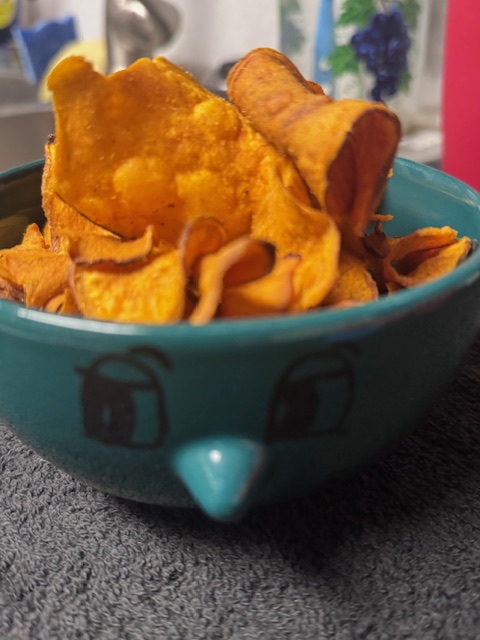 wytfeather's tweet photo. Obsessed w/Jackson's Snacks Sweet Potato Chips — perfectly crunchy, naturally sweet &amp; truly delicious. A better-for-you snack that satisfies every crunch craving! At your local Sam's!! @Tryazon @snackjacksons #Tryazon #TryaDeal #JacksonsSnacks #SnackSuper #BetterForYouSnacks https://t.co/R2tnuypSeD