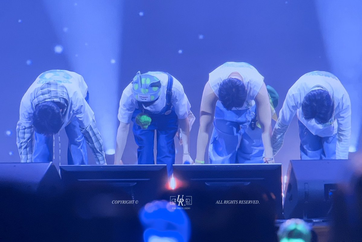 𝑼𝑹. tweet media