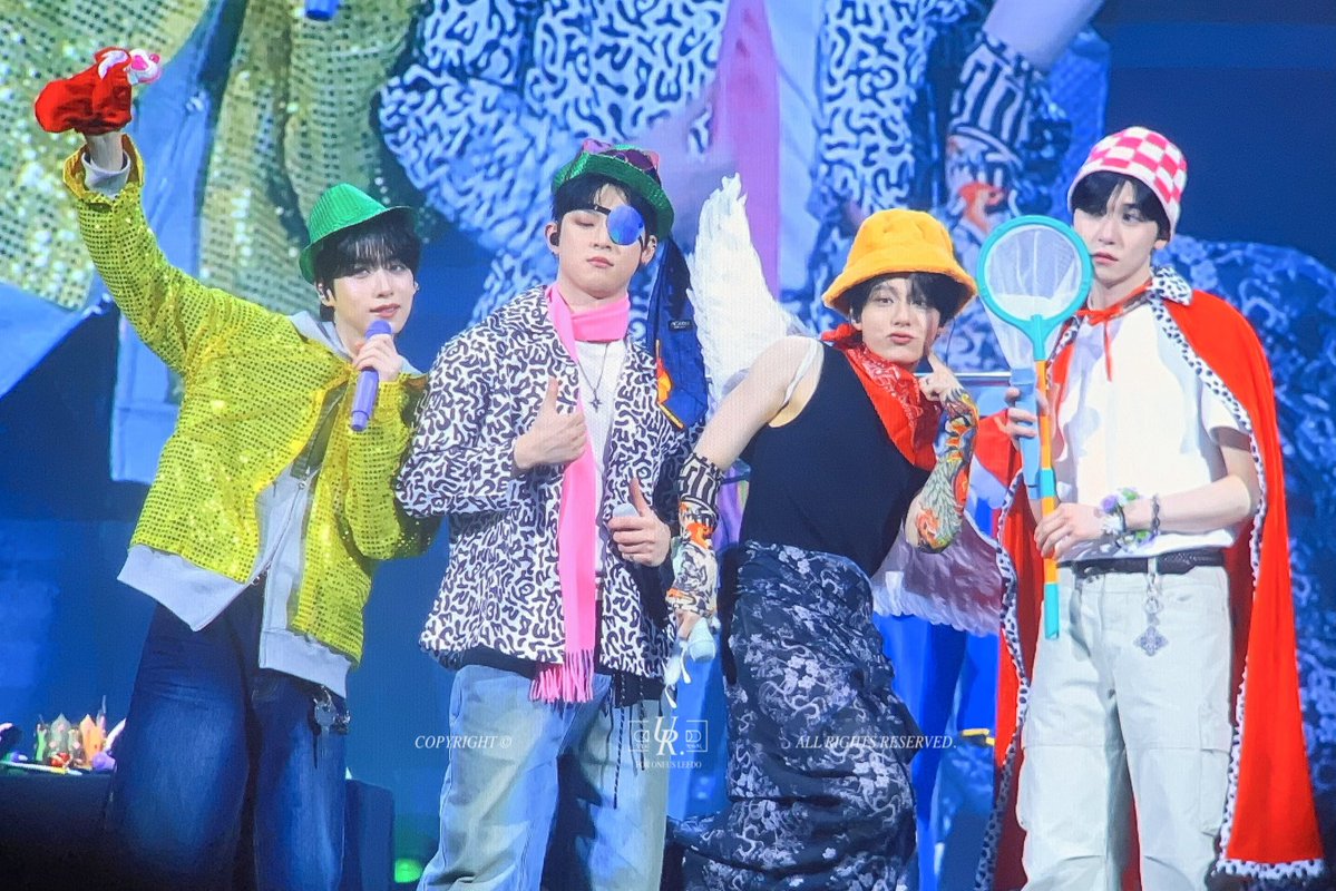 𝑼𝑹. tweet media