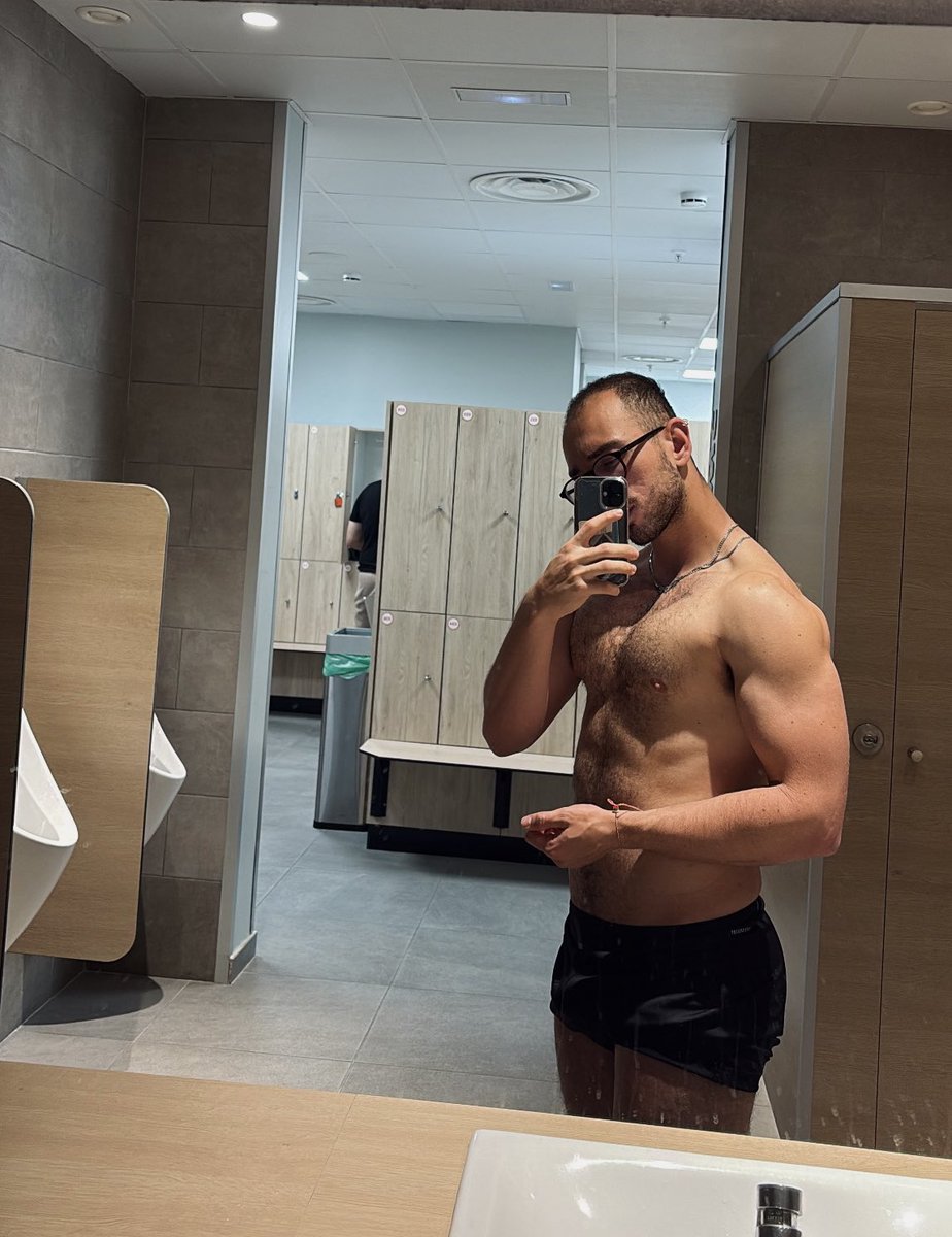 tu powerlifter de confi 🏋🏽‍♂️ tweet media