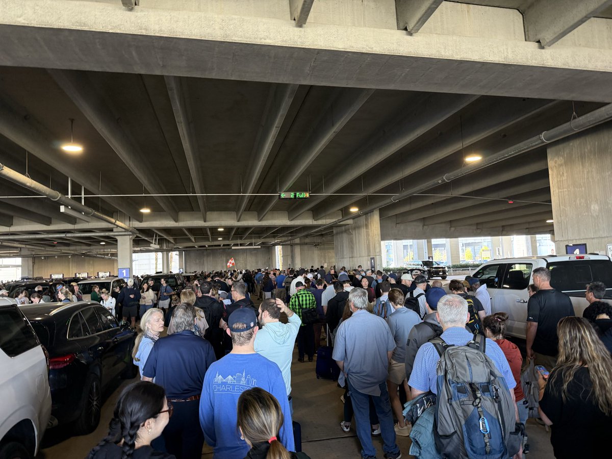 thebarcus's tweet photo. I’d like to thank our brilliant members in Congress for setting aside partisan politics and running this country so well. Like here in New Orleans. The thousands in line with me for 4+ hours waiting to fly home thank you. I don’t know why your approval numbers are so low? https://t.co/Z2k6R4zWdF