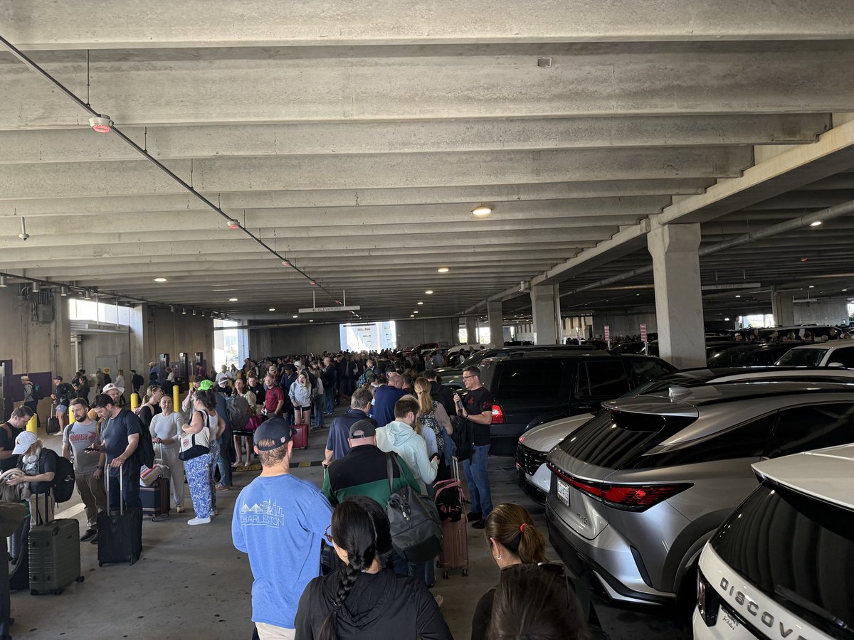 thebarcus's tweet photo. I’d like to thank our brilliant members in Congress for setting aside partisan politics and running this country so well. Like here in New Orleans. The thousands in line with me for 4+ hours waiting to fly home thank you. I don’t know why your approval numbers are so low? https://t.co/Z2k6R4zWdF