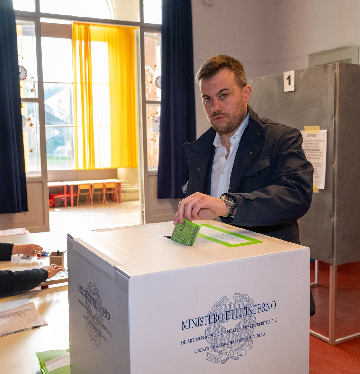 MarcoPanieri's tweet photo. Io ho votato! 🗳️ Fatelo anche voi!

Grazie 🙏🏻 ai presidenti di seggio, agli scrutatori, ai dipendenti comunali, alle Forze dell’Ordine e a quanti rendono possibile questa giornata di democrazia!

#Referendum #ReferendumCostituzionale #Referendum2026 https://t.co/eHyN9K9YYi