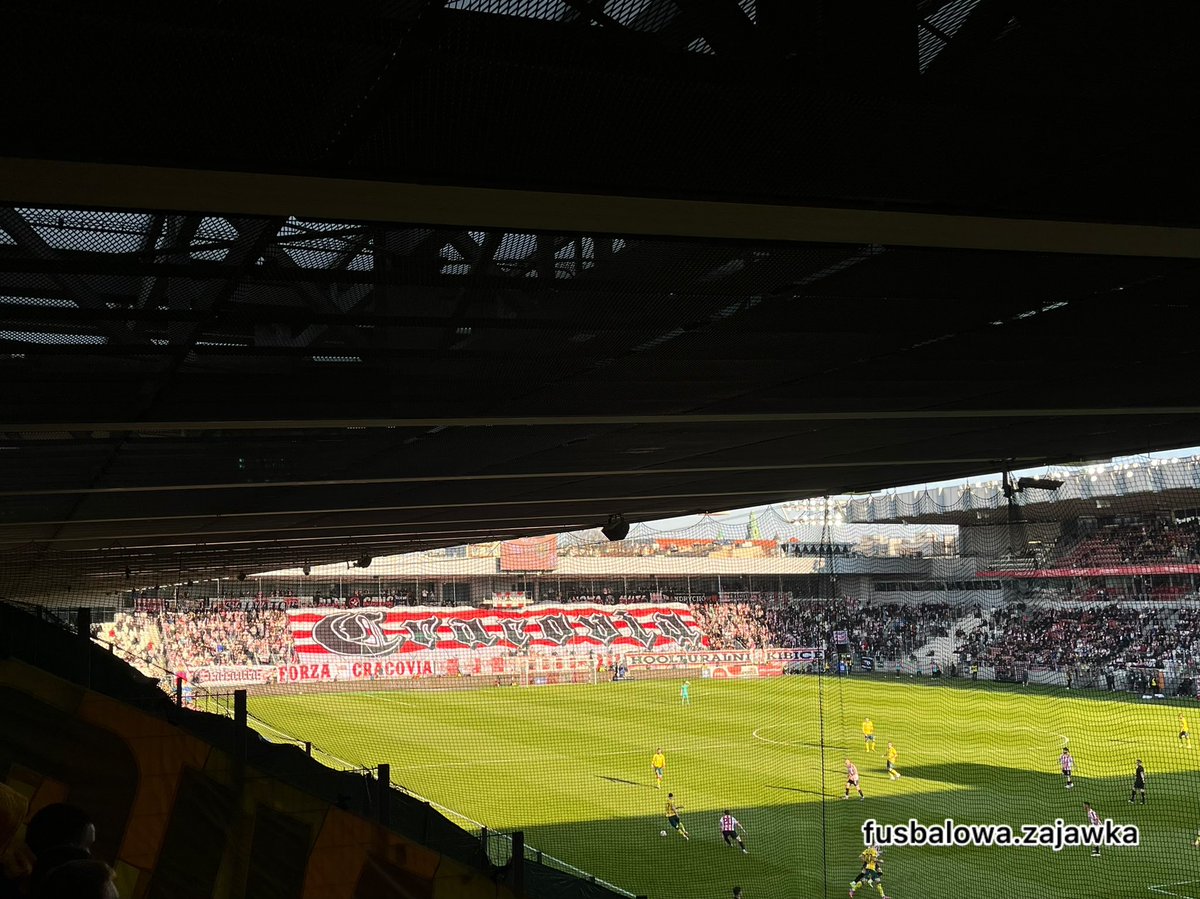 21.03.2026 Ekstraklasa: Cracovia - GKS Katowice 1:0
Pasy wykorzystały karnego i wygrywają mecz. Trójkolorowi mimo walki wracają na tarczy do Katowic. W sektorze gości nadkomplet, obecnych 1128 kibiców. Kibice Cracovii z oprawą
#gieksatwitter #groundhopping