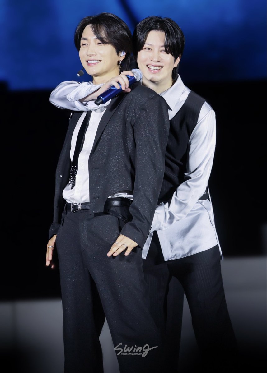 xxelfswingxx's tweet photo. 20260321🇻🇳Super Show 10
-
🎶Express Mode
越南嘅拍屁股🍑
-
@SJofficial @special1004 
#SuperJunior #SuperShow10 #Ss10 #20th_Anniversary_Tour #Leeteuk #Heechul #슈퍼주니어 #이특 #희철 #利特 #希澈 https://t.co/X3agD9Cb93