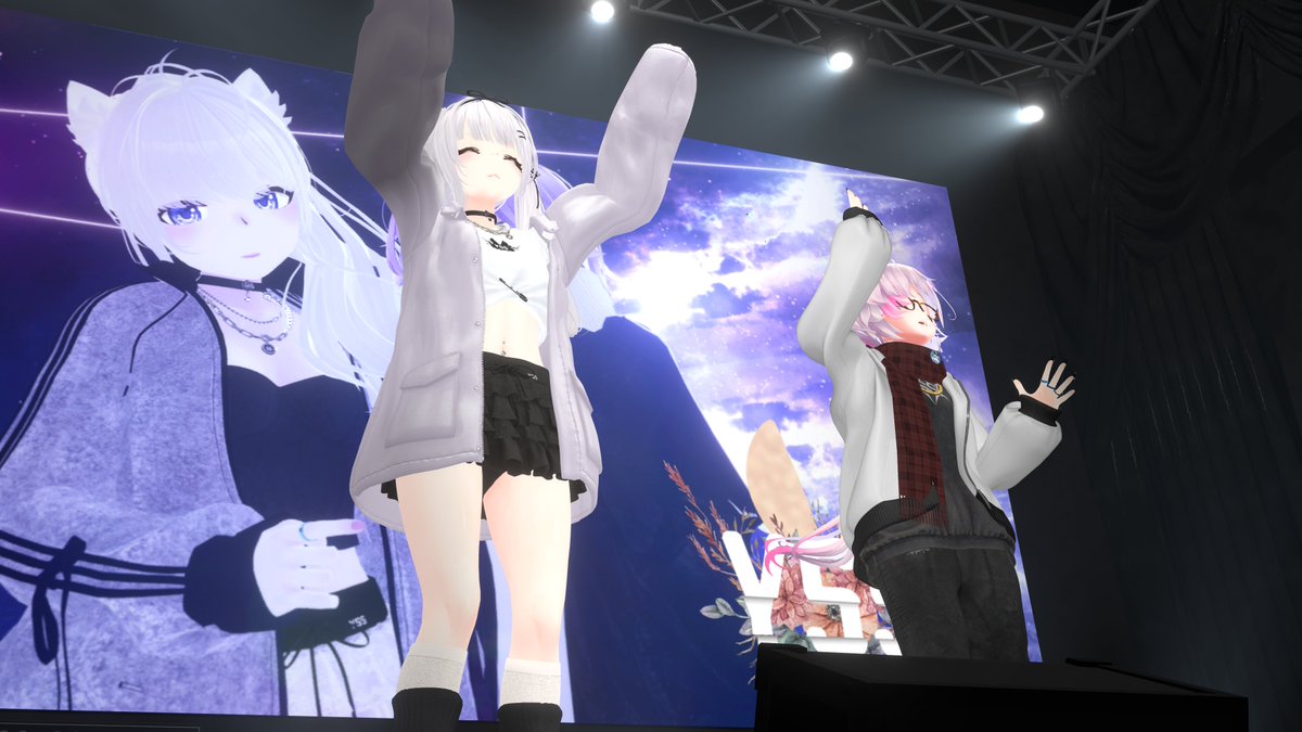 nagyu_dayo's tweet photo. 今日もいっぱい歌って踊って騒いだ！
新曲のMercury聴けたし最高だった！
また次のライブがたのしみだーー！✨
#YSS_VRC 
#口ステラ 
#HakoStella https://t.co/OctfQap5TX