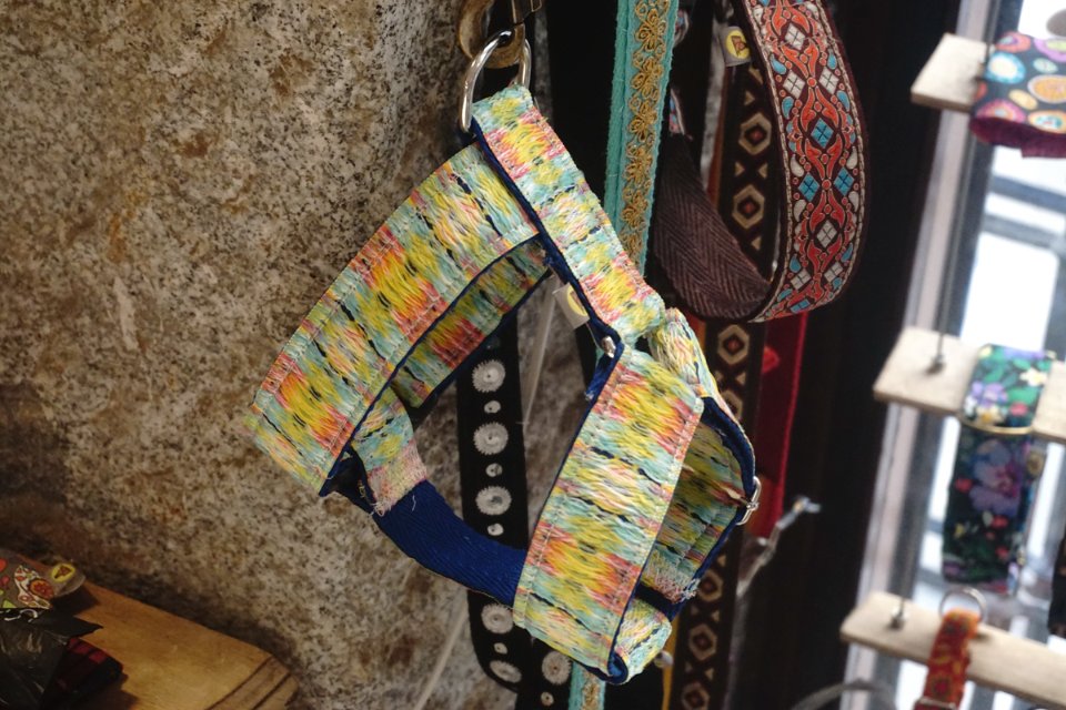 InfoHundsfutter's tweet photo. #Laboratorio a #Madrid per #accessori, #regali e #snack fatti a mano. Situato in Calle del Tesoro 13, nel quartiere di Malasaña, vicino a Plaza 2 de Mayo. https://t.co/JbGVwy292s