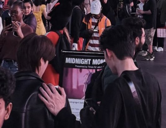 Chew ☾ tweet media