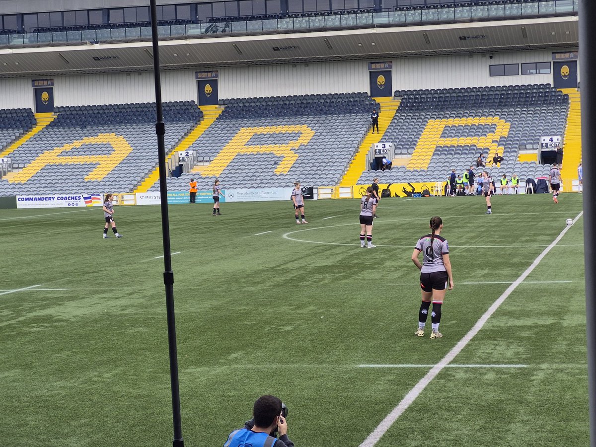 Jonathan tweet media