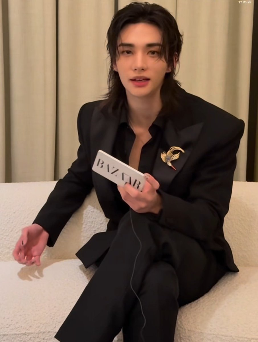 Hyunjin Crave tweet media