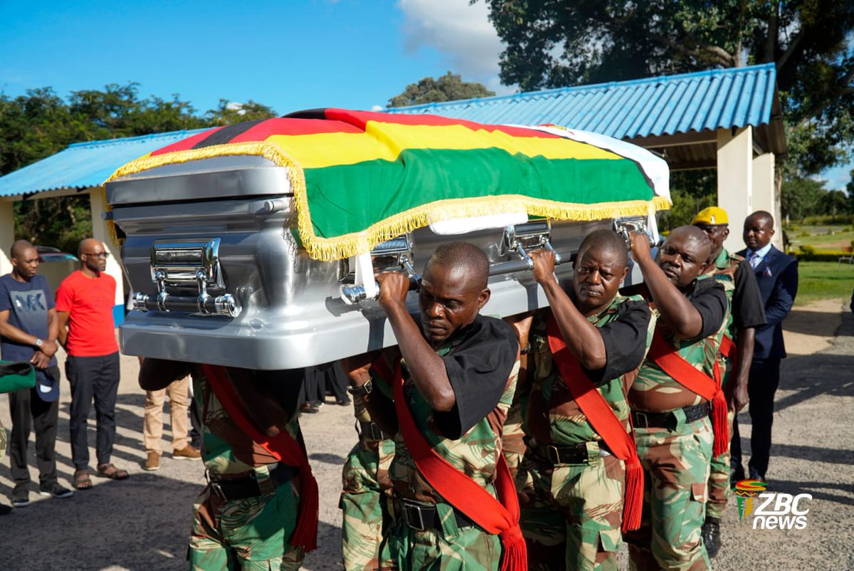 ZBCNewsonline's tweet image. Major General (Rtd) Herbert Chingono’s body has arrived at Charles Gumbo Barracks and will lie in state ahead of burial tomorrow.

#NationalHero #Zimbabwe #Harare #StateFuneral