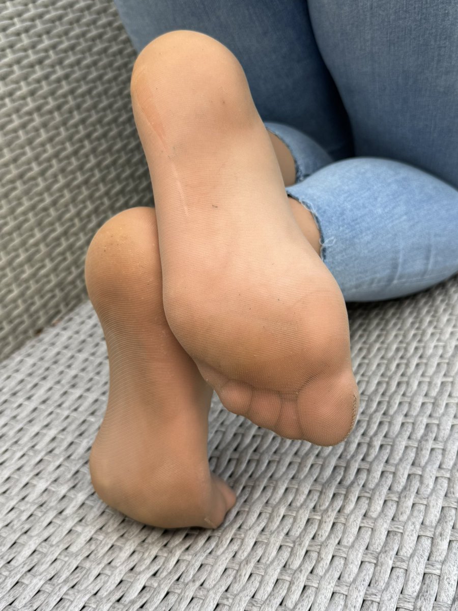 _kamilaa95's tweet photo. 👣❤️💋 https://t.co/GlDegnljxQ
