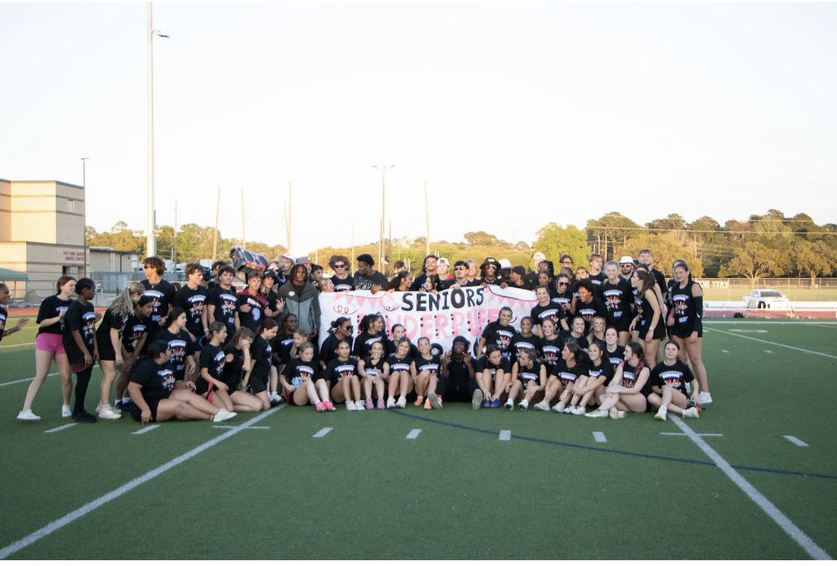 hemundshell's tweet photo. KHS Class of 2026 came out on top at this year’s Powder Puff game-2 years in a row! 🙌 @HemundJack51341 WTG Seniors! https://t.co/dg2ZSP4Ttl