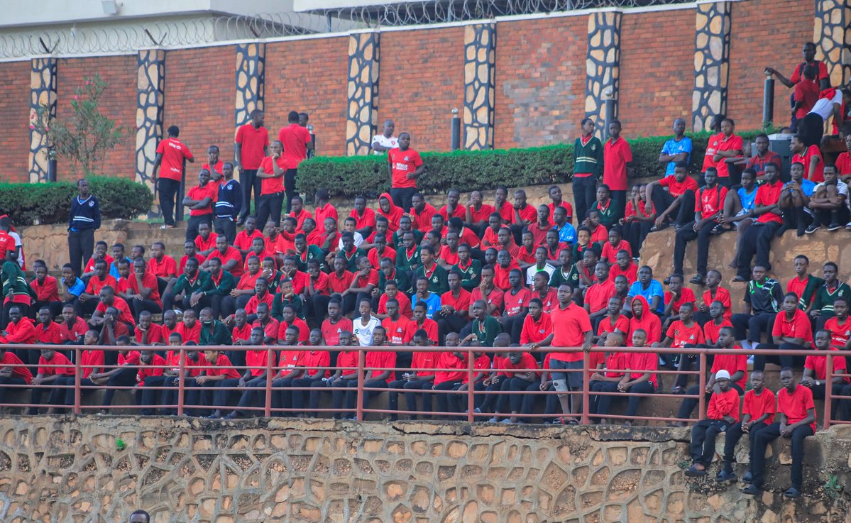 StMarysKitende tweet media