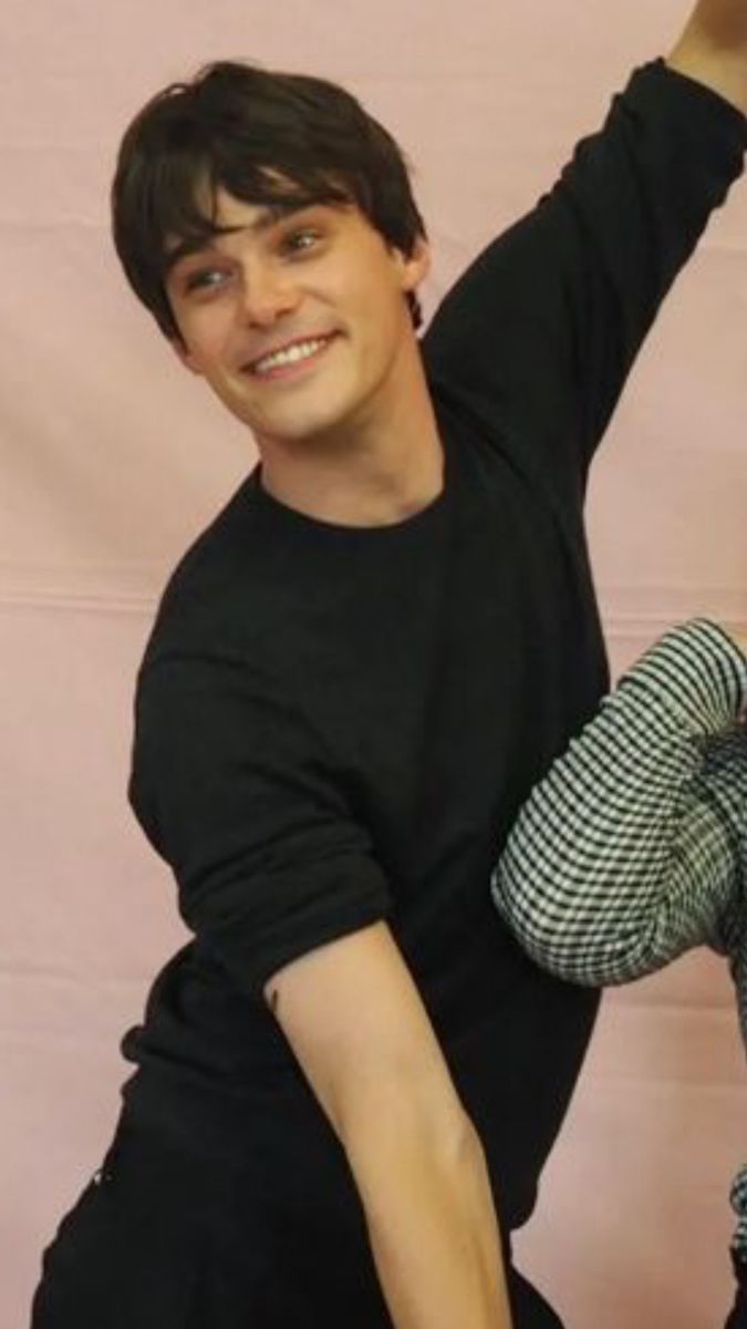 ✧ 𝓐𝓵𝓮𝔁 𝓦. 𝓒𝓱𝓪𝓻𝓶𝓲𝓷𝓰 ✧ tweet media