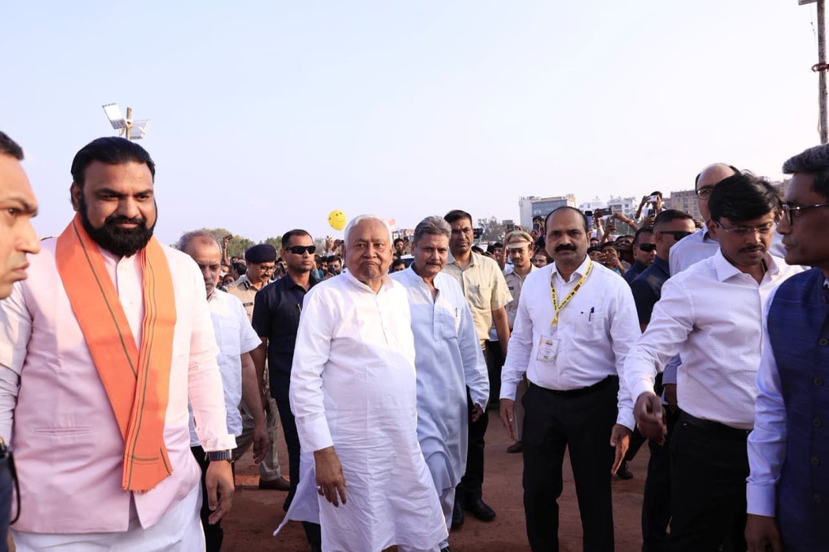 Nitish Kumar tweet media