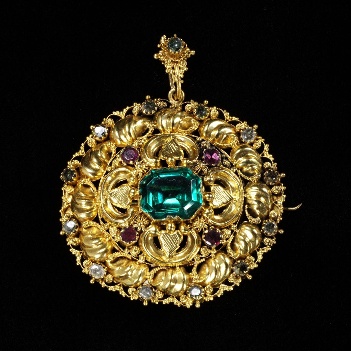 WikiVictorian tweet media