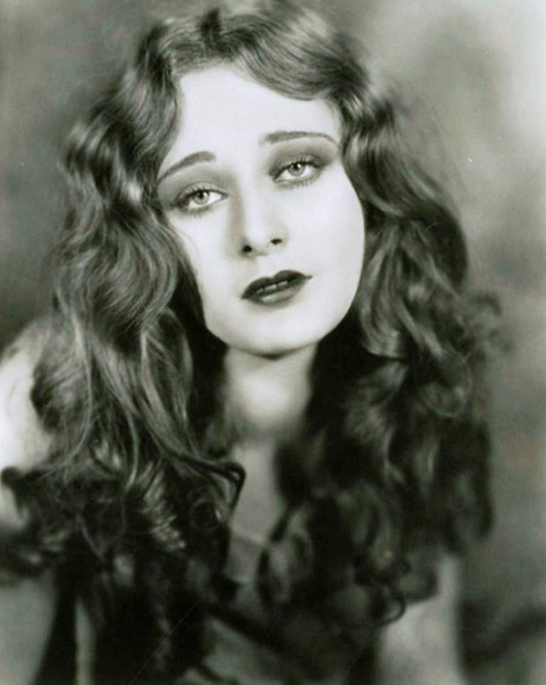 WikiVictorian tweet media