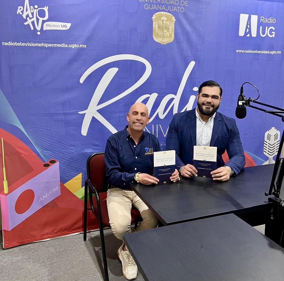 🎙️🐝 En la emisión de “ASPAAINFORMA Radio” de esta semana, nos acompañó nuestro afiliado, Dr. Edgar Emmanuel García Ponce, Profesor UG, para presentarnos su nuevo libro “Task - Based Language: Teaching in Action”.
📘 Conoce su nuevo libro  👉🏽 doi.org/10.61437/UGTO.…