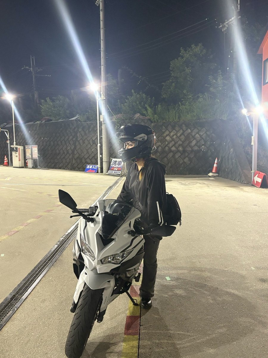 zx4r_sr's tweet photo. 年取ったから更新！！

名前  :  はる
性別︎︎  :  ︎︎ 👧🏻
住み  :  愛知⇔岐阜
身長  :  163
年齢  :  22
車種  :  zx-4r SE
趣味  :  🏍🏂🥃🎮🎳🎯
一言  :  最近バイク乗って無さすぎるから誘ってください‼️ https://t.co/uiAV79JSep