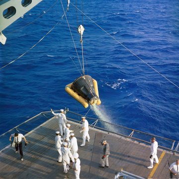 ＣＯＮＴＡＣＴ ＬＩＧＨＴ 。 ◯ *・ tweet media