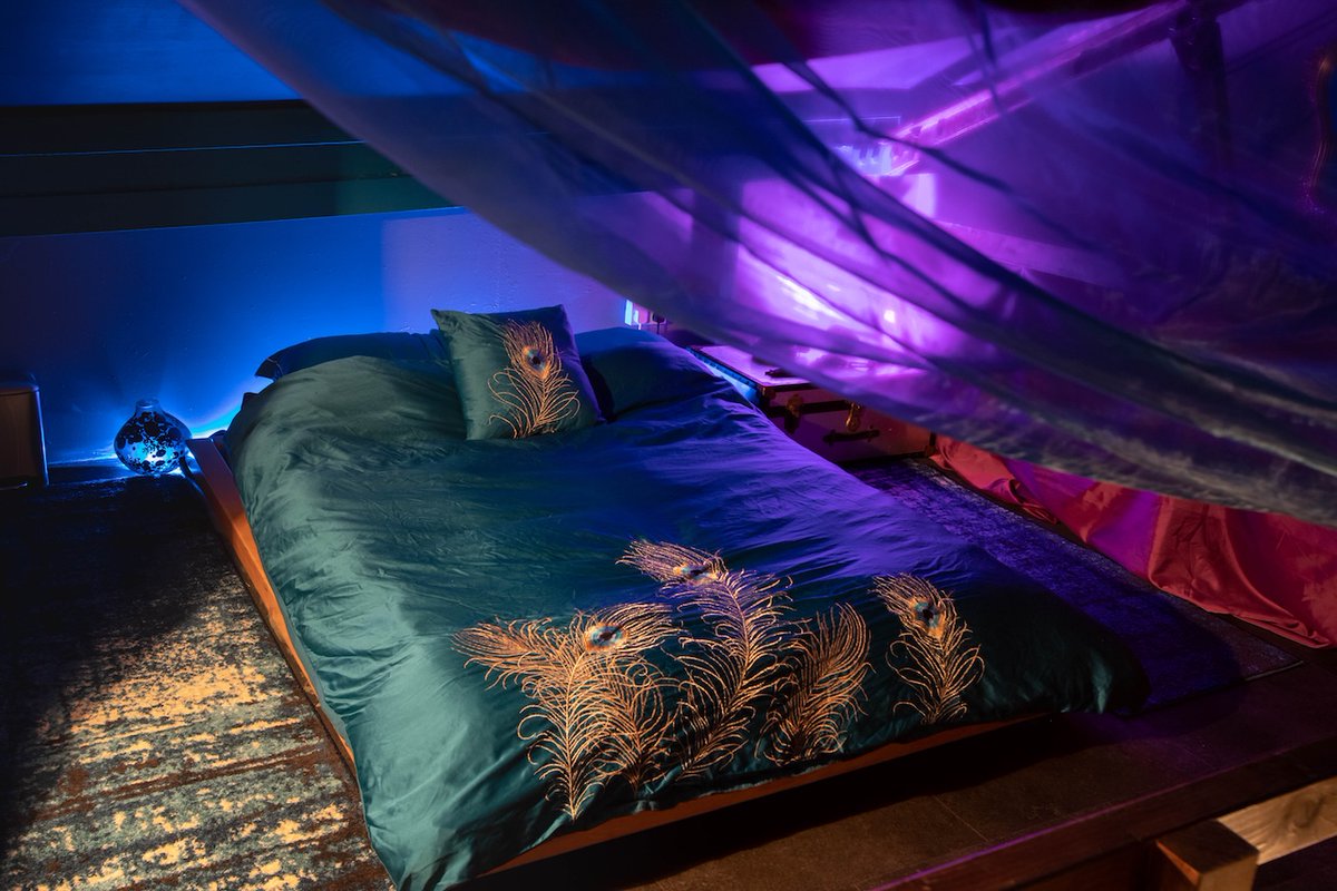 PeacockParlour's tweet photo. We have special rates for travelling professionals. Spend the night in our cozy mezzaning bedroom for just £50 if you booked for a full day. 

More details here: https://t.co/MU2zZ4moma https://t.co/cxw21TDKDC
