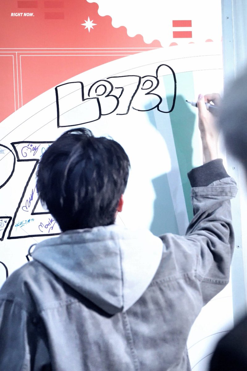 RIGHT NOW. tweet media