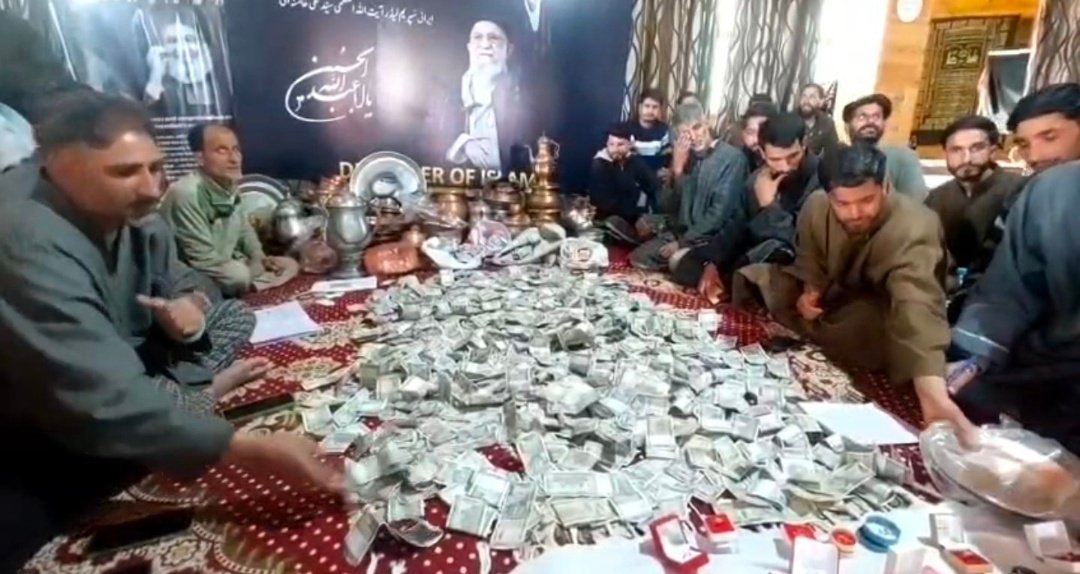 Nazimvlogs07's tweet photo. @Iran_in_India  sir please don't forget to share how much money the people of kashmir sent .... Please tell us after 10 days  because a lot of money is pending in the form of gold , silver , copper etc.... 
Tell us because let people know  how much we love you 👍🏻❤️
#livelongiran https://t.co/BdaLzppauR