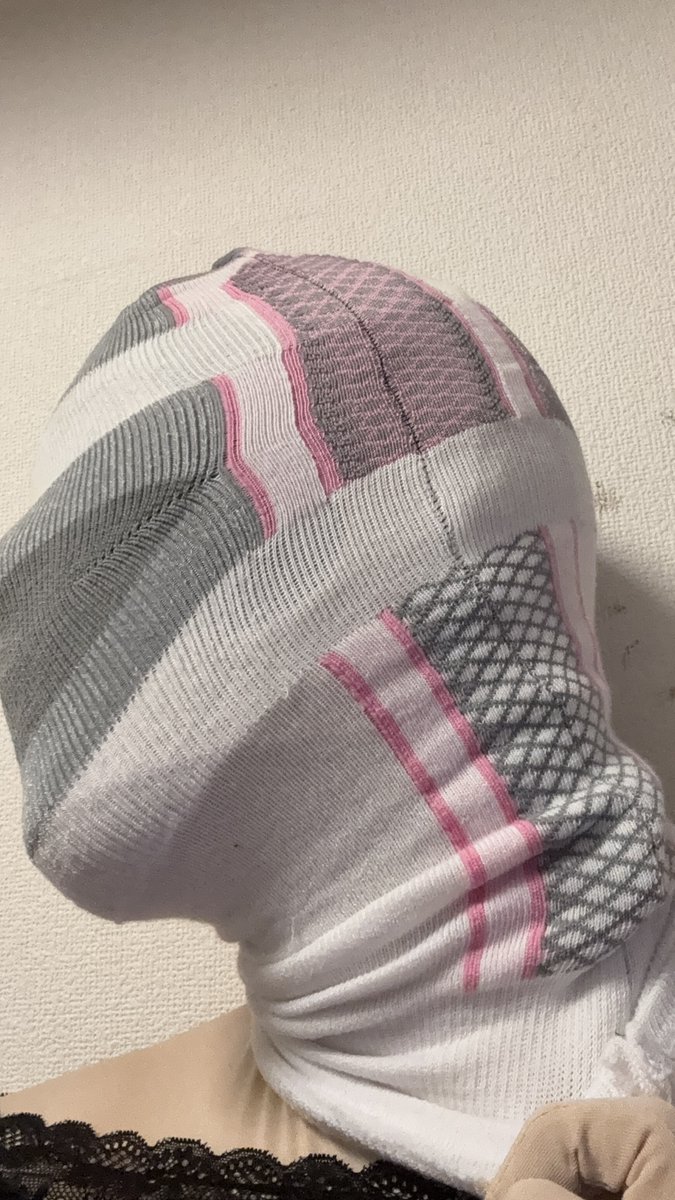 socks girl tweet media