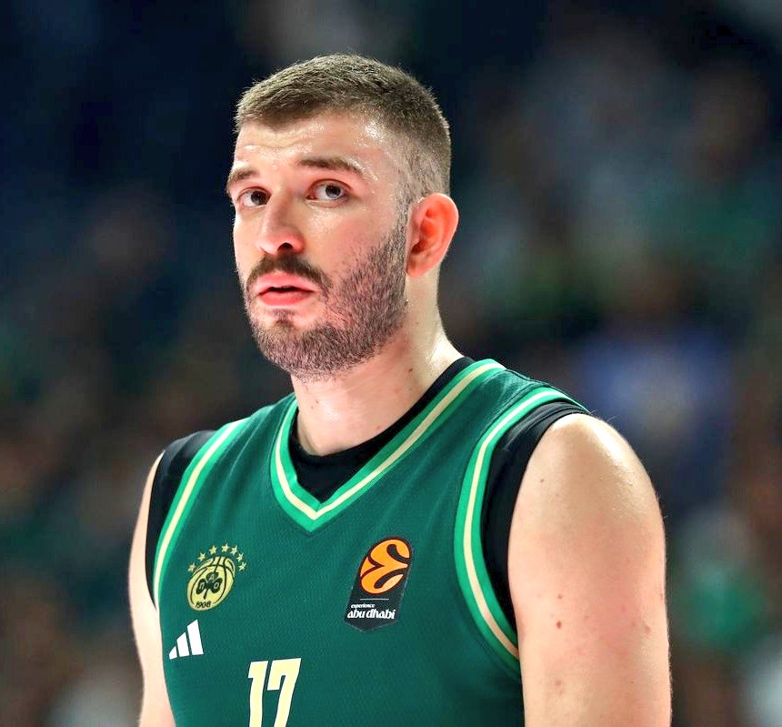 AUT⭕CORRECT tweet media