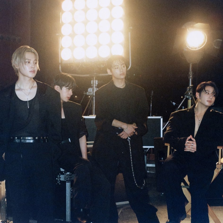 BTS Old Pics 📸 tweet media